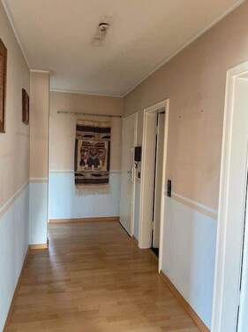 Flur - 2 Zimmer Etagenwohnung zum Kaufen in Neuss