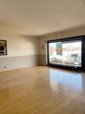 Wohnzimmer - 2 Zimmer Etagenwohnung in Neuss