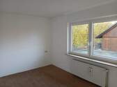 Leeres Zimmer mit Fenster - 