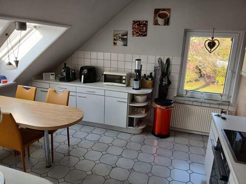 Moderne helle Küche - 