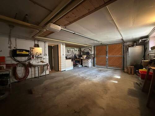 Garage mit Werkstatteck - 