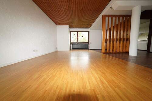 Wohnzimmer - 4 Zimmer Einfamilienhaus zum Kaufen in Stolberg