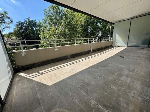 Südbalkon zum ruhigen Innenhof - Mitten in der Au und ganz ruhig: tolle Wohnung mit gr., sonnigen S-Blk. zum Innenhof