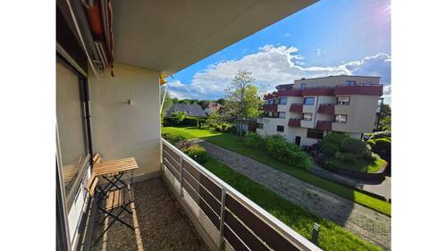 Zimmer rechts Balkon - 65m² Möbliert 