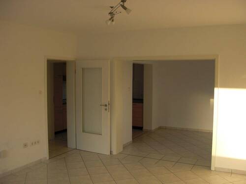 Blick Wz, Ez, Tür zum Flur - 