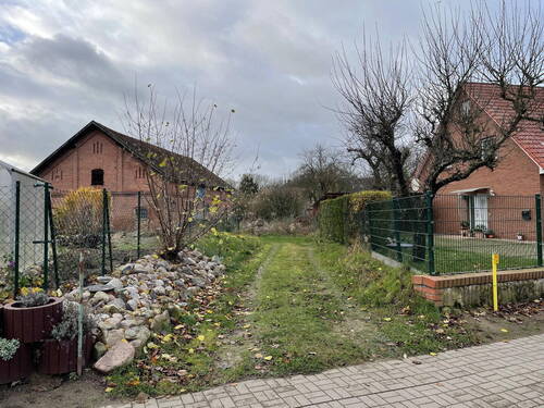 Zufahrt - 8 Zimmer Einfamilienhaus zum Kaufen in Kuckssee OT Puchow