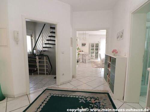 Bild 4 Flur Ansicht 2 - Einfamilienhaus mit 212,00 m&sup2; in Cottbus zum Kaufen