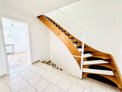 Treppe von 1.OG uns DG - 