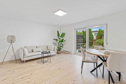 Wohnzimmer - 3 Zimmer Reihenmittelhaus zum Kaufen in Reutlingen