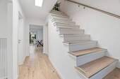 Flkur/ Treppenaufgang - 3 Zimmer Reihenmittelhaus in Reutlingen