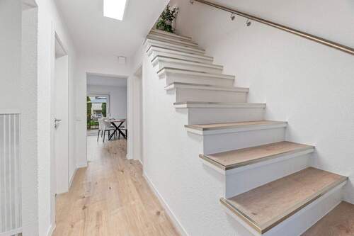 Flkur/ Treppenaufgang - 3 Zimmer Reihenmittelhaus in Reutlingen