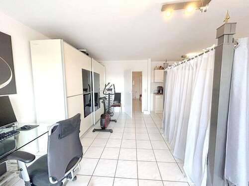 Wohn- Schlafzimmer - 1 Zimmer Etagenwohnung zum Kaufen in Trier