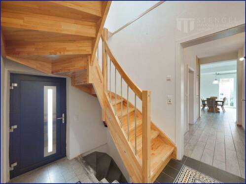 Eingang_Treppenhaus - Einfamilienhaus mit 132,90 m&sup2; in Kressbronn am Bodensee zum Kaufen