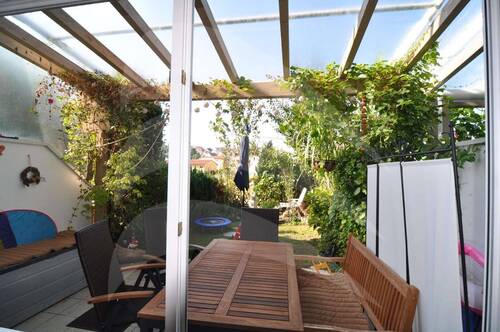 Blick in den Garten - 4 Zimmer Reihenmittelhaus zum Kaufen in Landshut