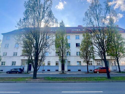 Außenansicht Straßenseite - 