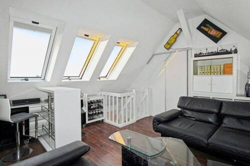 Wohnzimmer - 4 Zimmer Einfamilienhaus in Berlin