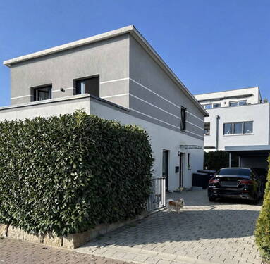 Bild 1 - Modernes Einfamilienhaus (BJ 2017) in begehrter Familienlage