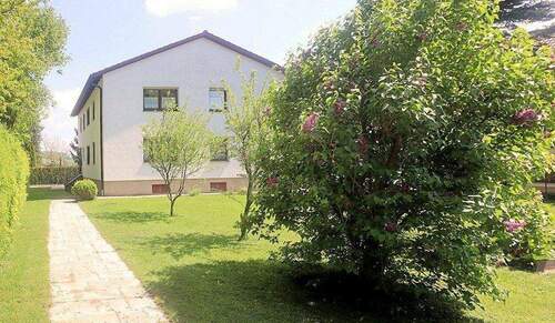 Ansicht Nordwest - 1 Zimmer Mehrfamilienhaus, Wohnhaus in Moosburg