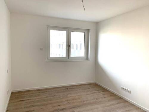 Zimmer 1 - 3 Zimmer Etagenwohnung in Nürnberg