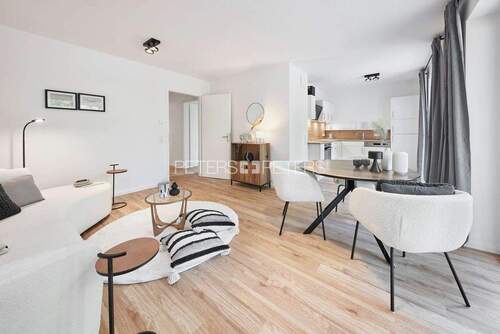 Wohnzimmerbeispiel - 2 Zimmer Etagenwohnung zur Miete in Lübeck