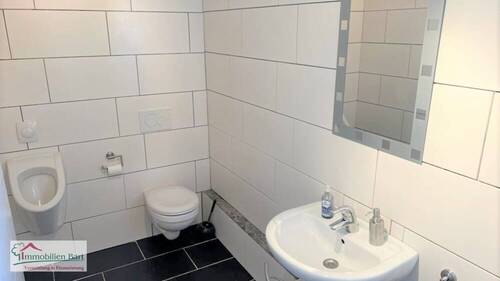 Gäste-WC - 5 Zimmer Mehrfamilienhaus, Wohnhaus in Saarlouis