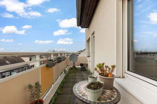 Balkon mit Weitsicht - 3 Zimmer Etagenwohnung zum Kaufen in Köln