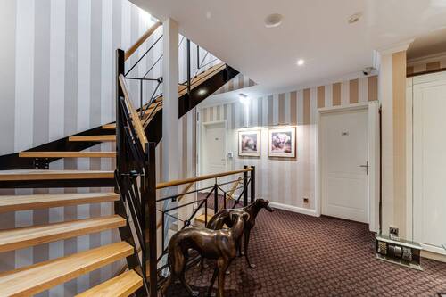Treppe OG zum DG - 