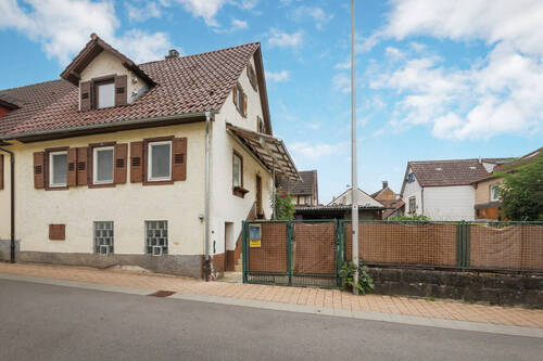 Straßenansicht - Entkernte DHH für kreative Handwerker