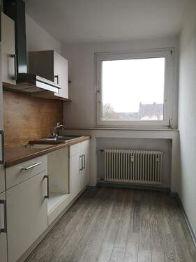 Küche mit Einbauküche.jpg - 