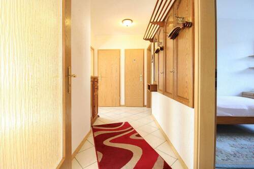 04 Flur EG - Mehrfamilienhaus, Wohnhaus mit 179,80 m&sup2; in Rheda-Wiedenbrück zum Kaufen