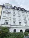 Hausansicht - Modernes Wohnen im stilvollen Altbau - 2-Zimmer-Wohnung mit Balkon in ruhiger Lage in Neuhausen