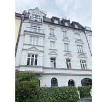 Modernes Wohnen im stilvollen Altbau - 2-Zimmer-Wohnung mit Balkon in ruhiger Lage in Neuhausen - München Neuhausen-Nymphenburg