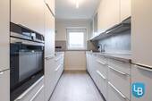 Moderne Einbauküche - Einziehen und wohlfühlen - neuwertig sanierte 3-Zimmer-Wohnung