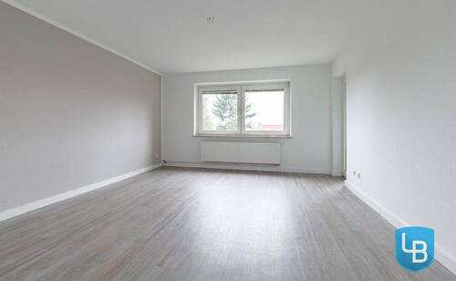 Lichtdurchflutetes Wohnzimmer... - 