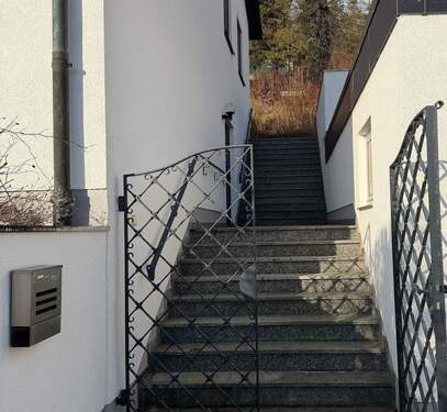 Eingang EG - 7 Zimmer Einfamilienhaus zum Kaufen in Nittendorf
