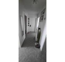 3 Zimmer Dachgeschosswohnung mit Balkon und Stellplatz - Heddesheim