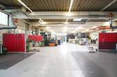 geräumige Produktionshalle - 
