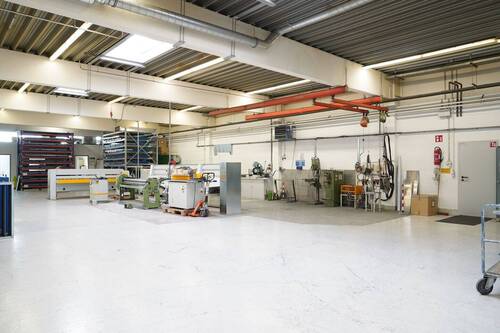 geräumige Produktionshalle - 