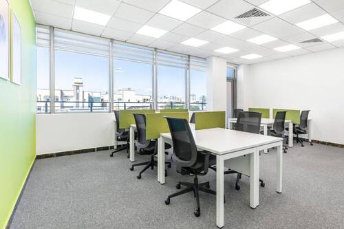 Regus Almutawasit 5728 Tripoli Libya Coworking Spa - Buchen Sie einen reservierten Coworking-Arbeitsplatz oder Hot Desk in Regus Bikini Berlin