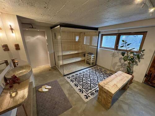 Spa-Bereich im Keller - 