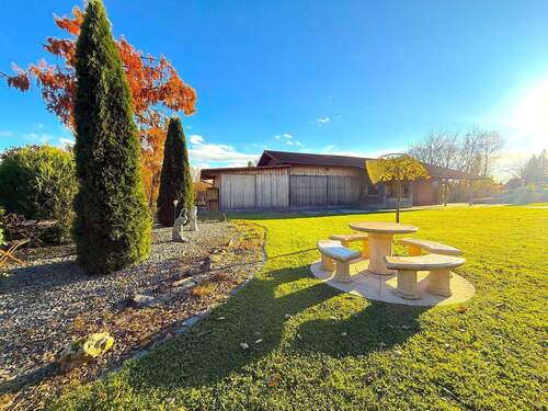 5 Detail Garten.JPG - Bungalow mit 218,00 m&sup2; in Ruhstorf a.d.Rott zum Kaufen