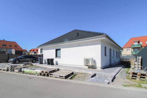 Ansicht - 4 Zimmer Einfamilienhaus zum Kaufen in Bitterfeld-Wolfen