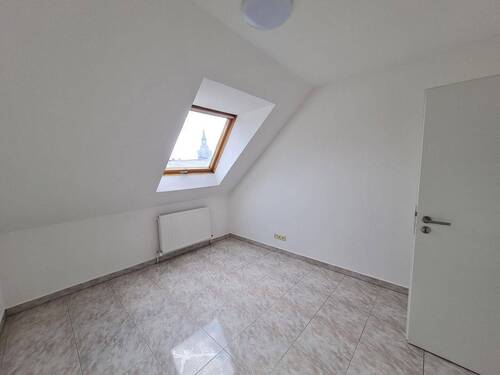 Schlafzimmer 3 OG.jpg - 