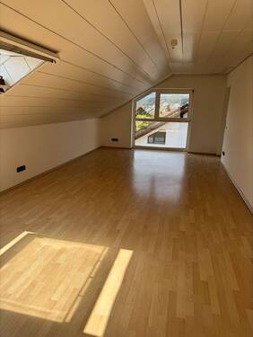 Wohnzimmer - Etagenwohnung mit 109,60 m² in Gaggenau zum Kaufen