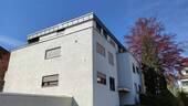 Hausansicht - SONNIGE 3-ZIMMERWOHNUNG MIT BALKON UND GARAGE IN TOP LAGE AM GALGENBERG