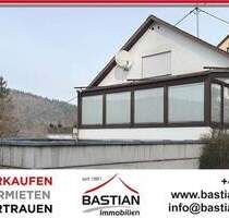 Kauf mit Weitblick: Geräumiges 1-2 FH in Höhenlage mit Wintergarten & 3 GA-Stpl. in Wilhelmsfeld!