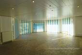 Ausstellungs- und Bürofläche - 