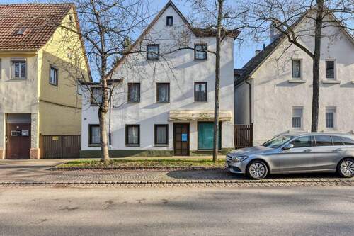 Hausansicht West - 1 Zimmer Mehrfamilienhaus, Wohnhaus in Stuttgart