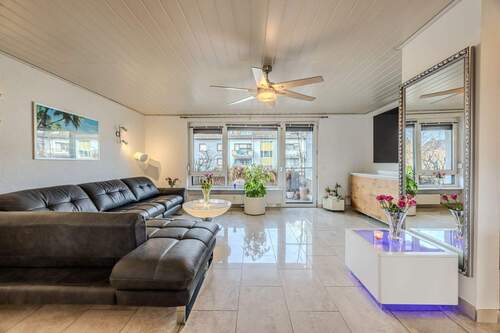 Herzlich wilkommen! - Gepflegte 5-Zimmer-Wohnung mit Sauna, 2 Balkonen & 2 Stellplätzen