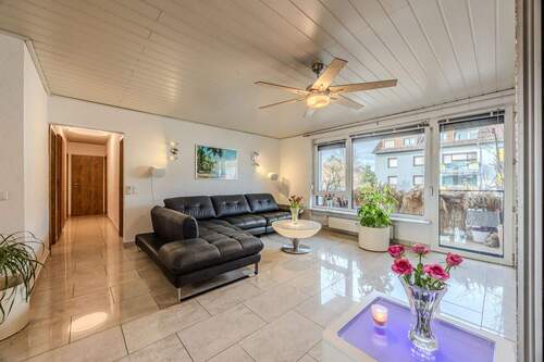 Wohnzimmer - 5 Zimmer Etagenwohnung zum Kaufen in Aschaffenburg